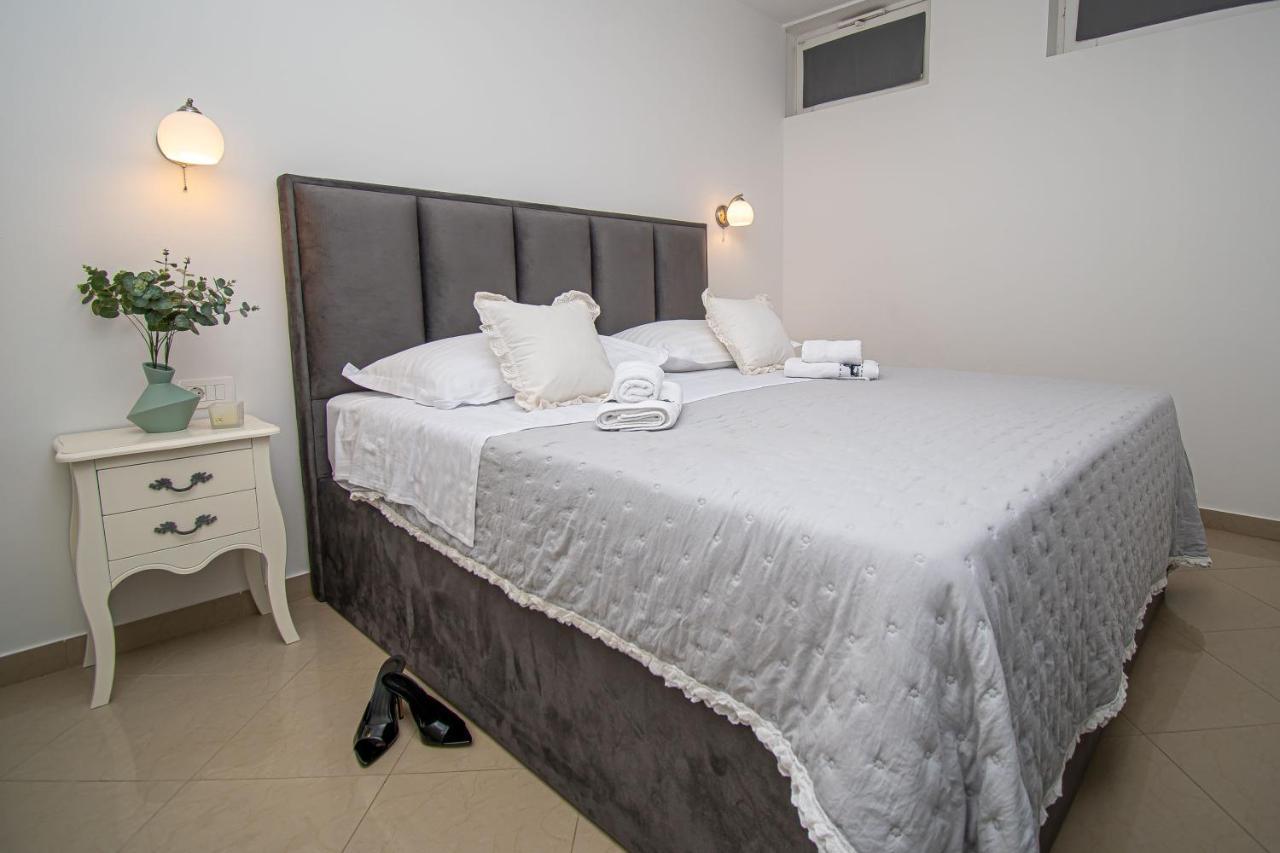 Beachfront Gabine * Kastela