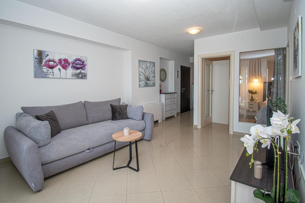 Beachfront Gabine Apartment