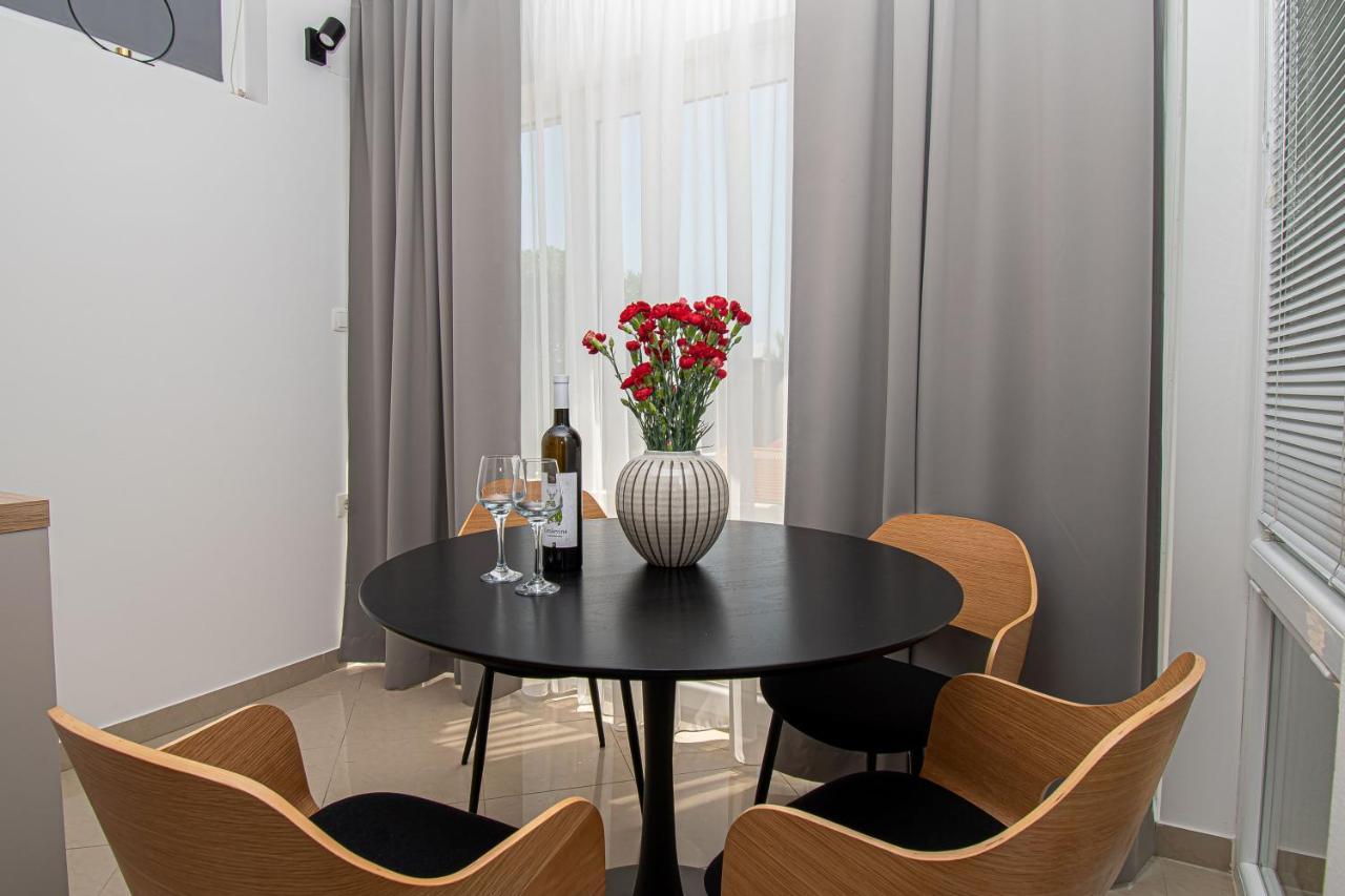 Apartment Beachfront Gabine Kastela