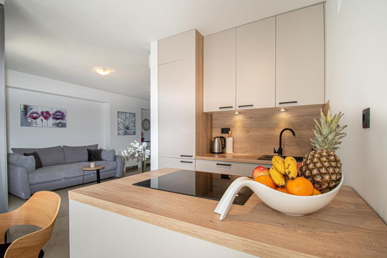 Beachfront Gabine Apartment *