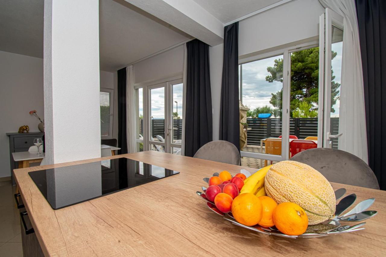 Apartment Beachfront Gabine