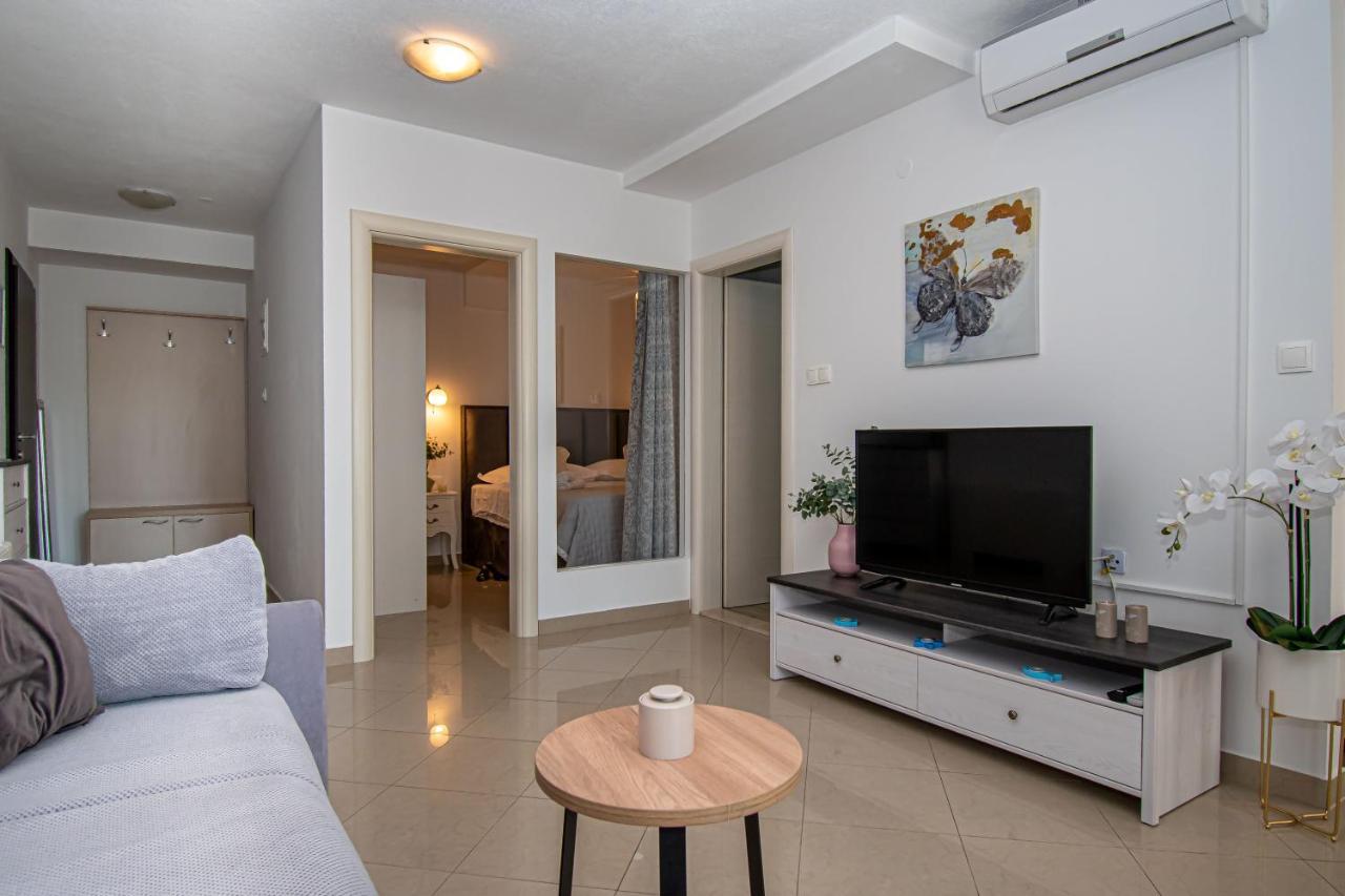 Apartment Beachfront Gabine