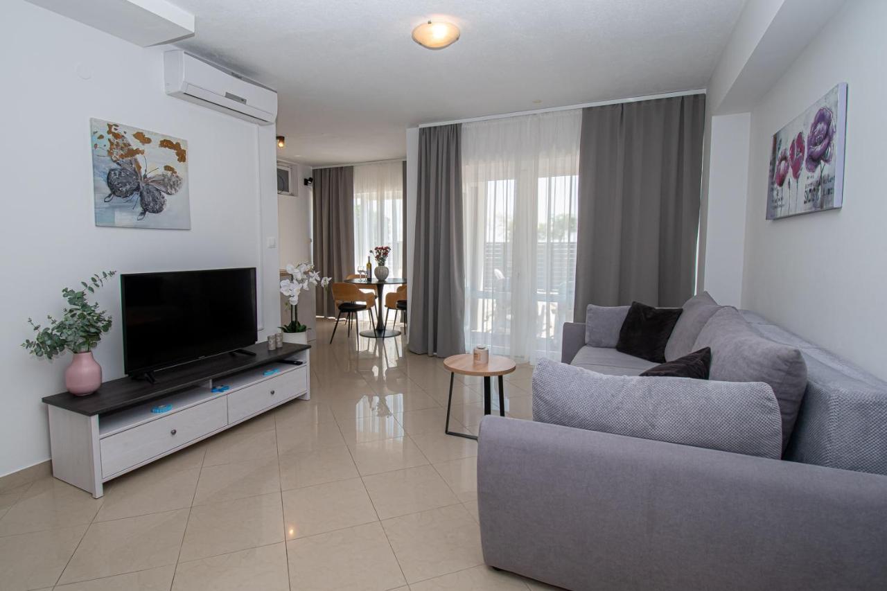 Beachfront Gabine * Kastela