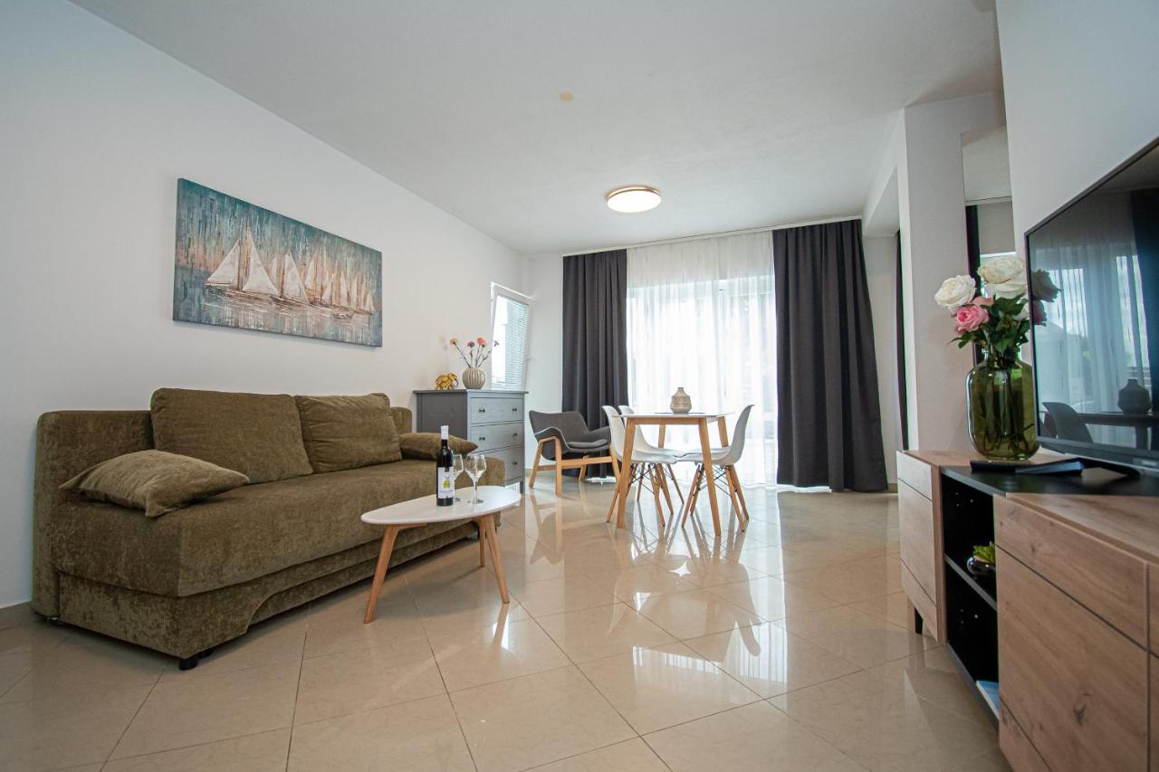 Apartment Beachfront Gabine Kastela