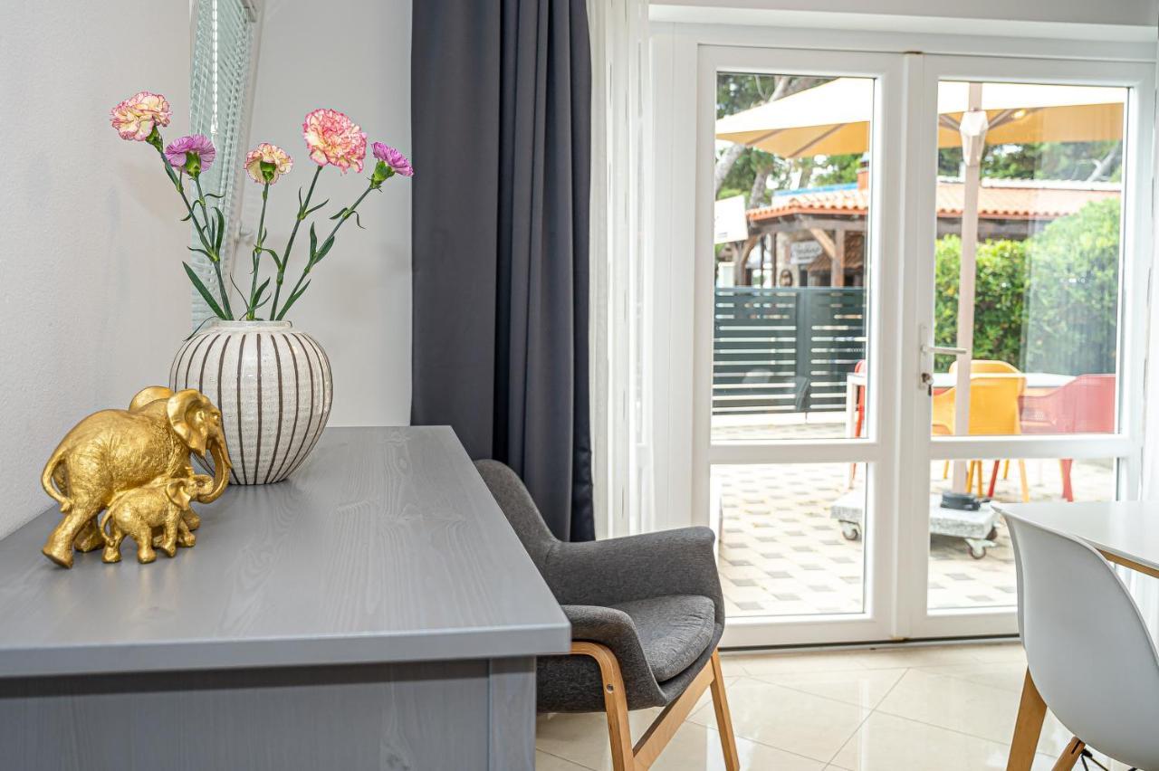 Apartment Beachfront Gabine
