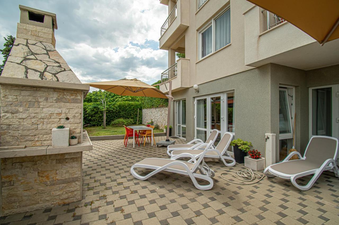 Beachfront Gabine *