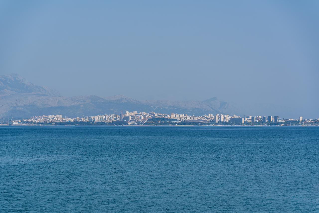 Beachfront Gabine Apartment Kastela