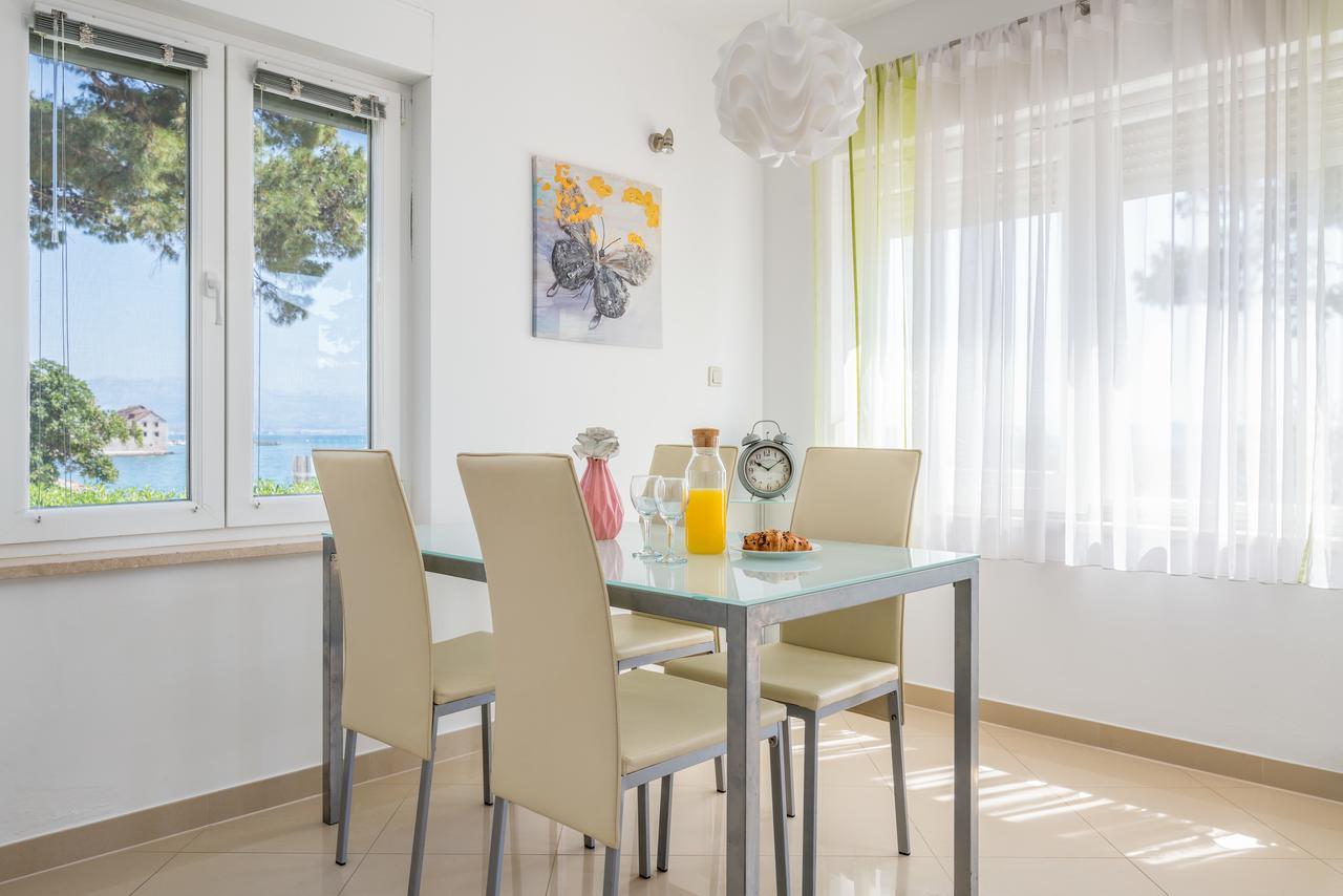 Apartment Beachfront Gabine