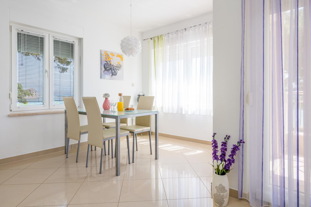 Beachfront Gabine