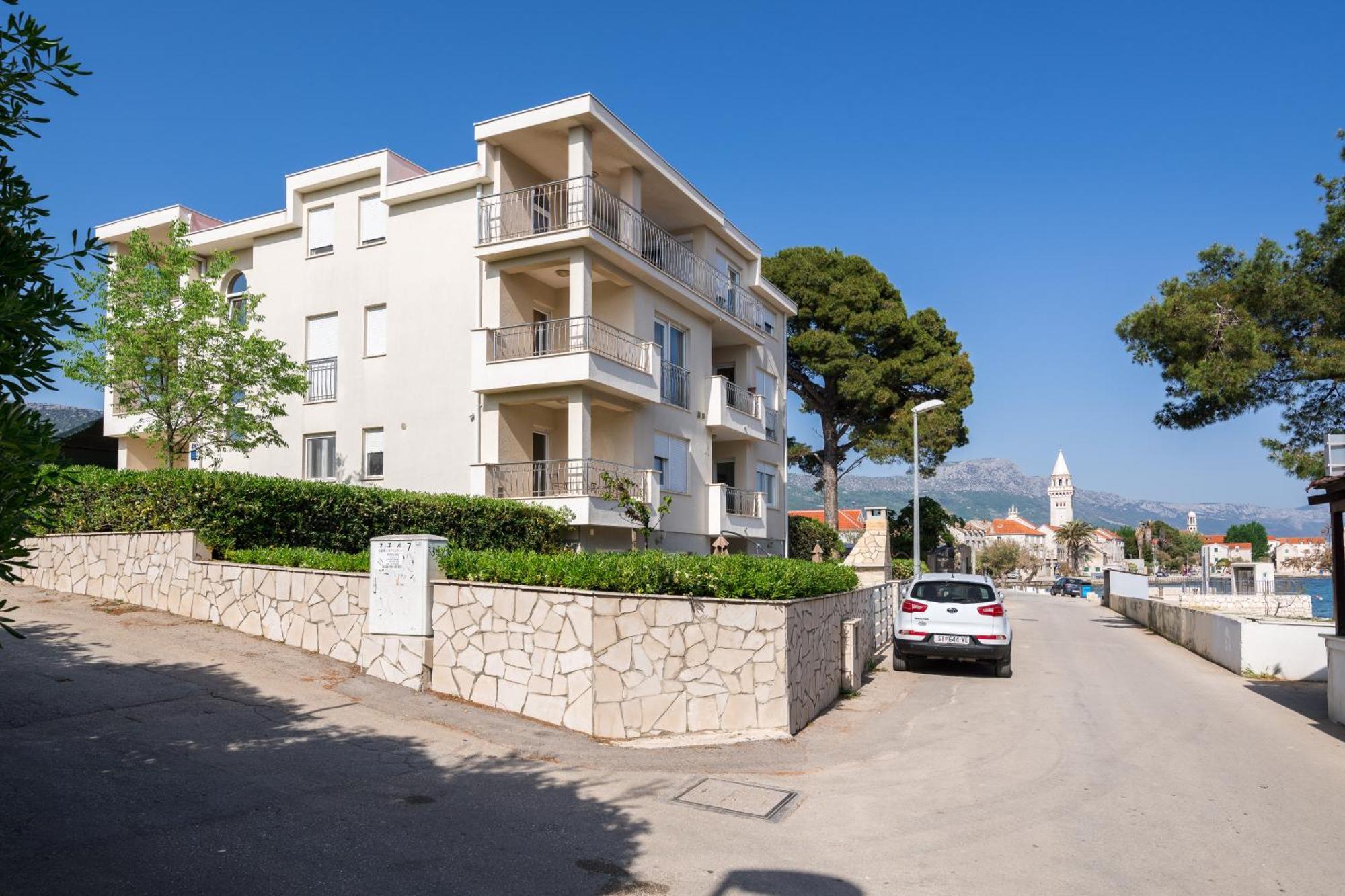 Beachfront Gabine Apartment Kastela