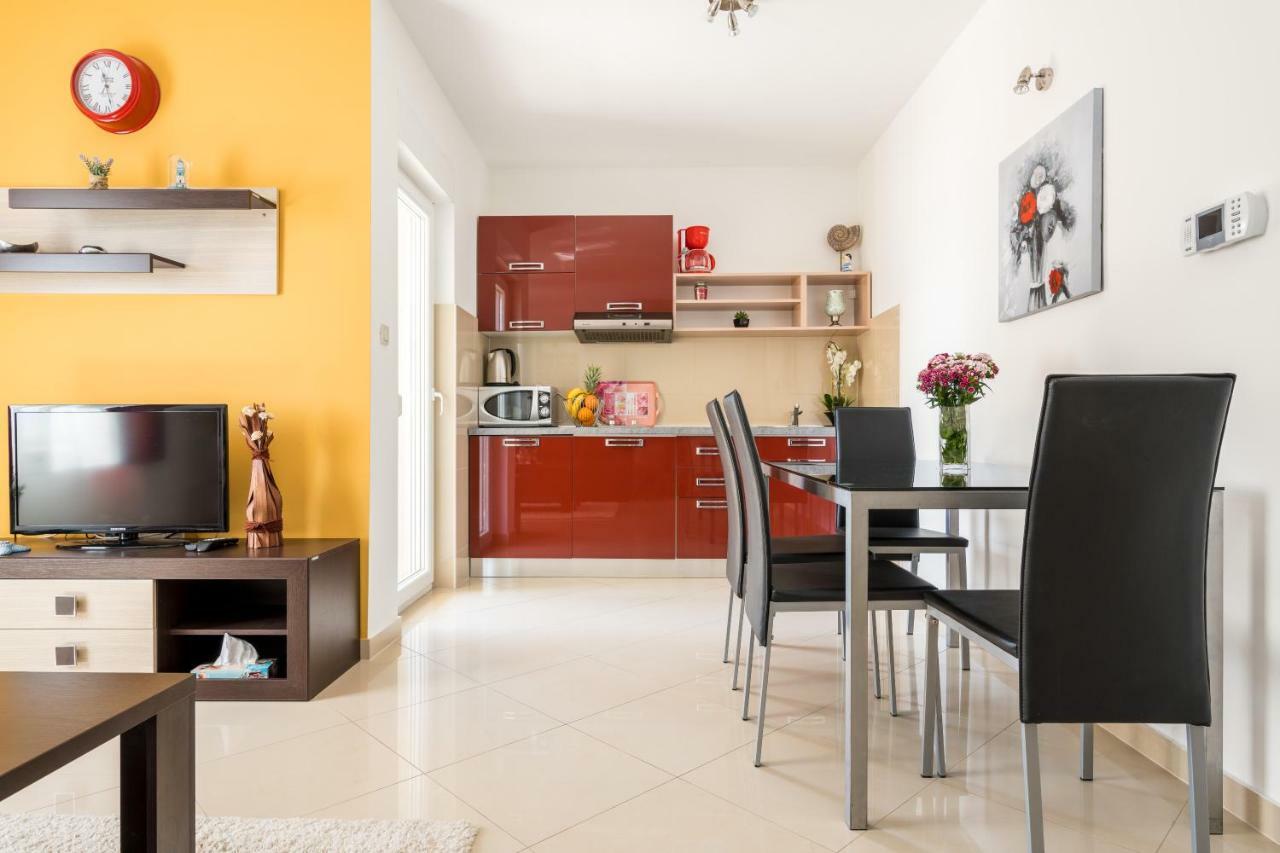 Apartment Beachfront Gabine *
