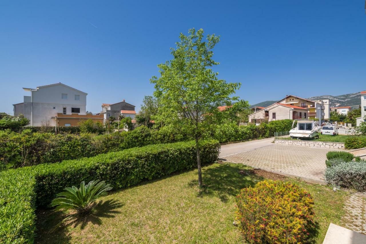 Apartment Beachfront Gabine *