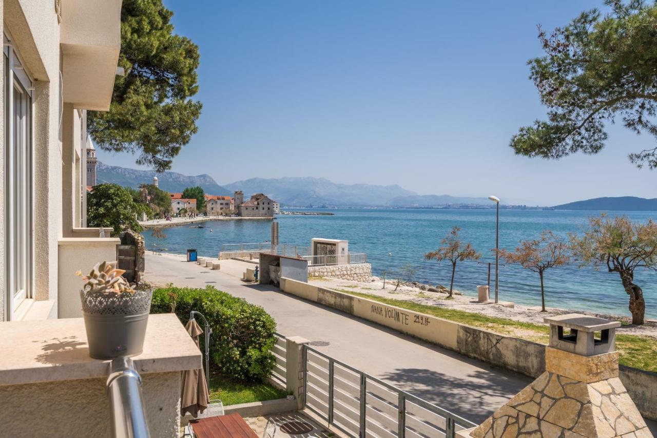 Beachfront Gabine *