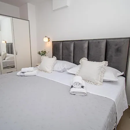 Beachfront Apartments Gabine Kastela Exterior photo