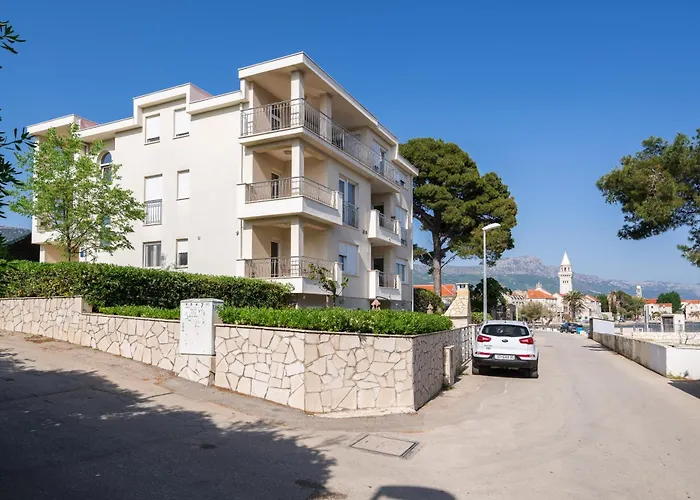 Beachfront Apartments Gabine