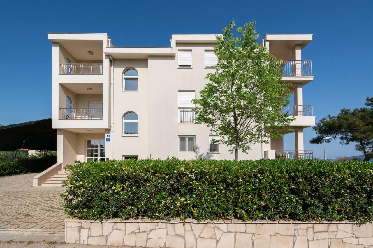 Beachfront Gabine Apartment