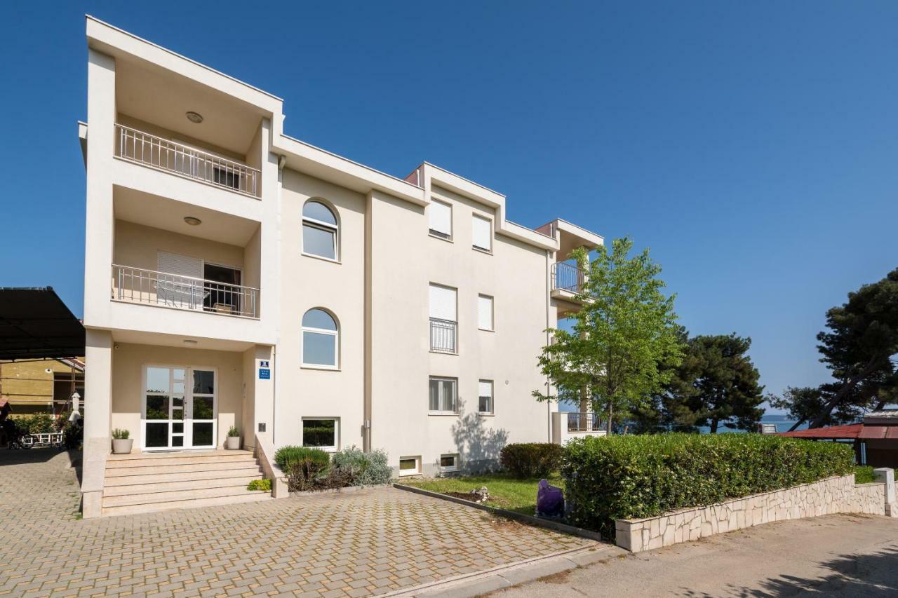 Apartment Beachfront Gabine Kastela