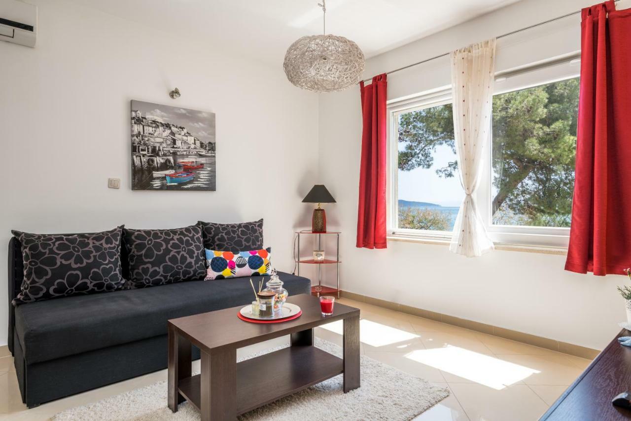 Beachfront Gabine Apartment